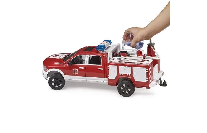 Bruder RAM 2500 Brandweerwagen Met Licht En Geluid 2023 4 Bruder RAM 2500 Brandweerwagen Met Licht En Geluid 2023 - Afbeelding 4