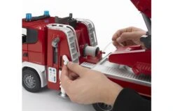 Bruder 3590 Scania R-Serie Brandweer Met Spuit En Sirene 13 Bruder 3590 Scania R-Serie Brandweer Met Spuit En Sirene -Trendy Speelgoedwinkel zand 33